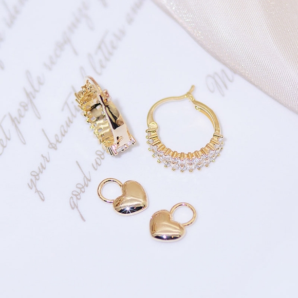 ❤️14k gold diamond earrings❤️ - Picture 5 of 9